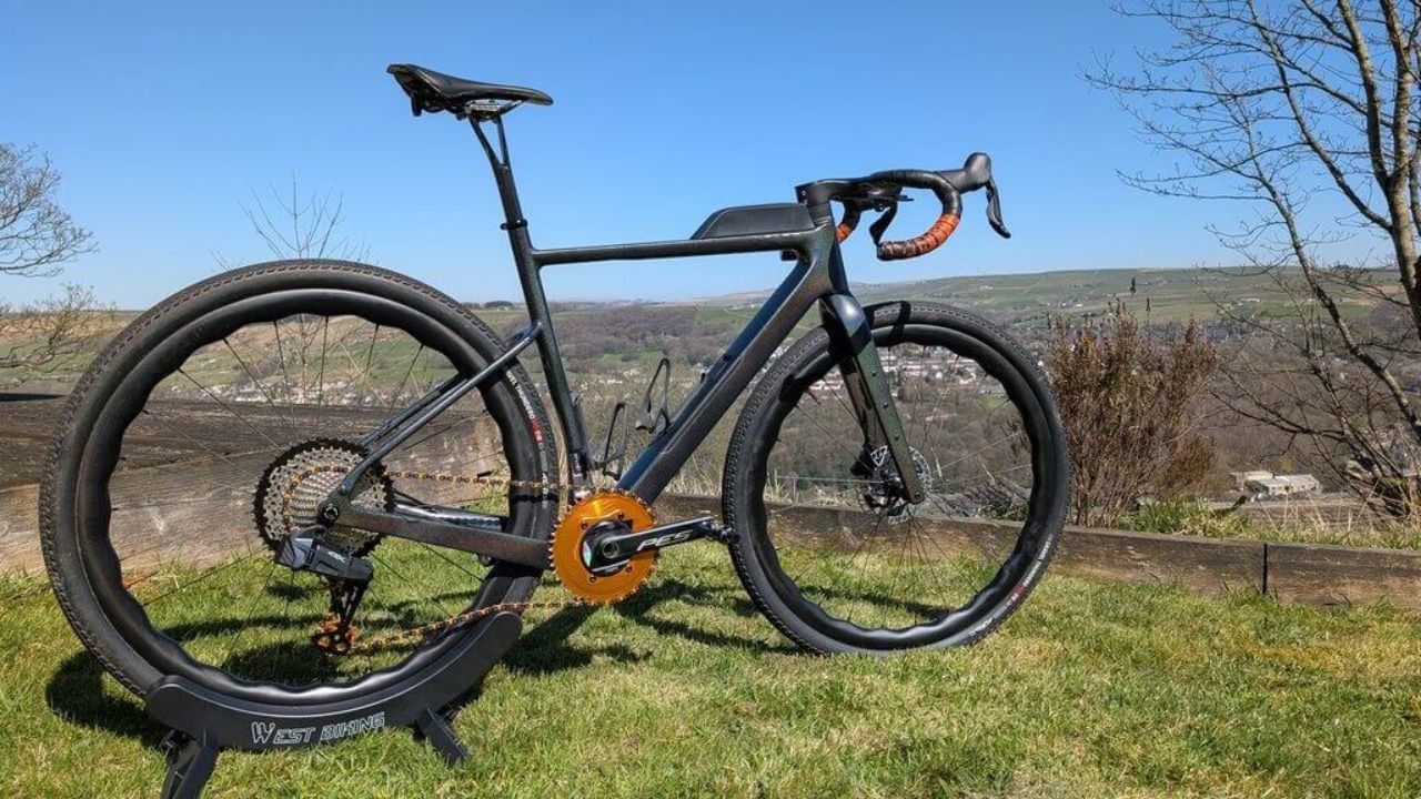 The Advantages of Full Suspension Carbon Gravel Bike Frames