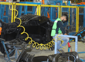 Difference Between Reaction Injection Molding and Injection Molding