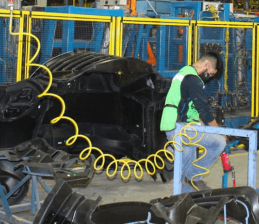 Difference Between Reaction Injection Molding and Injection Molding